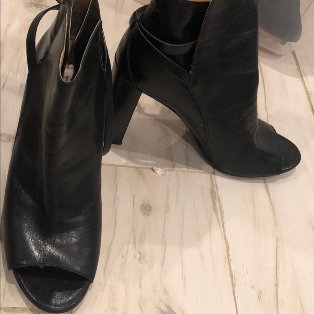 Banana Republic black leather open toe booties